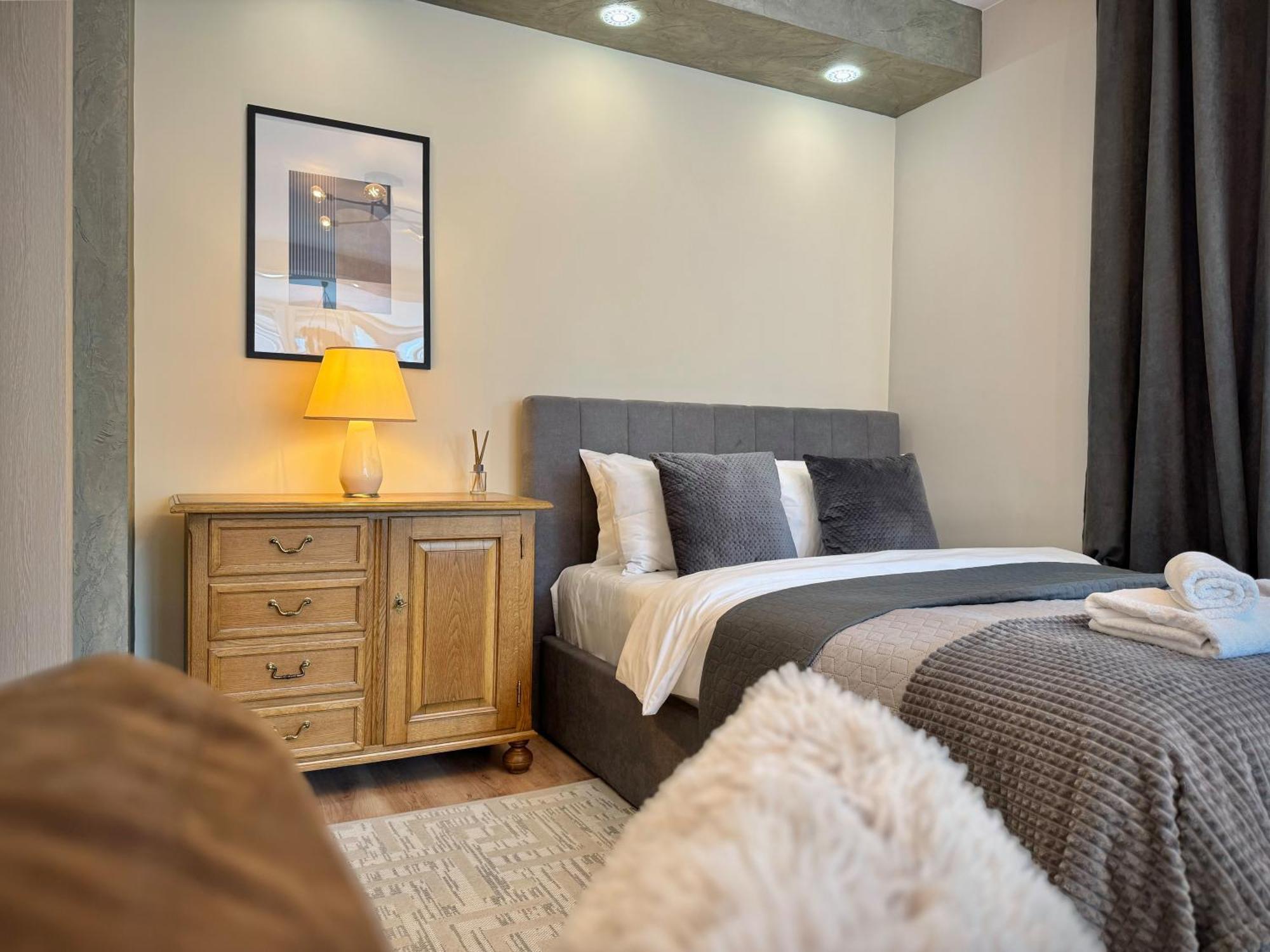 Top Centre 2Bed Apartment For 5 Guests 2 Minutes From High Street Plovdiv Exteriör bild