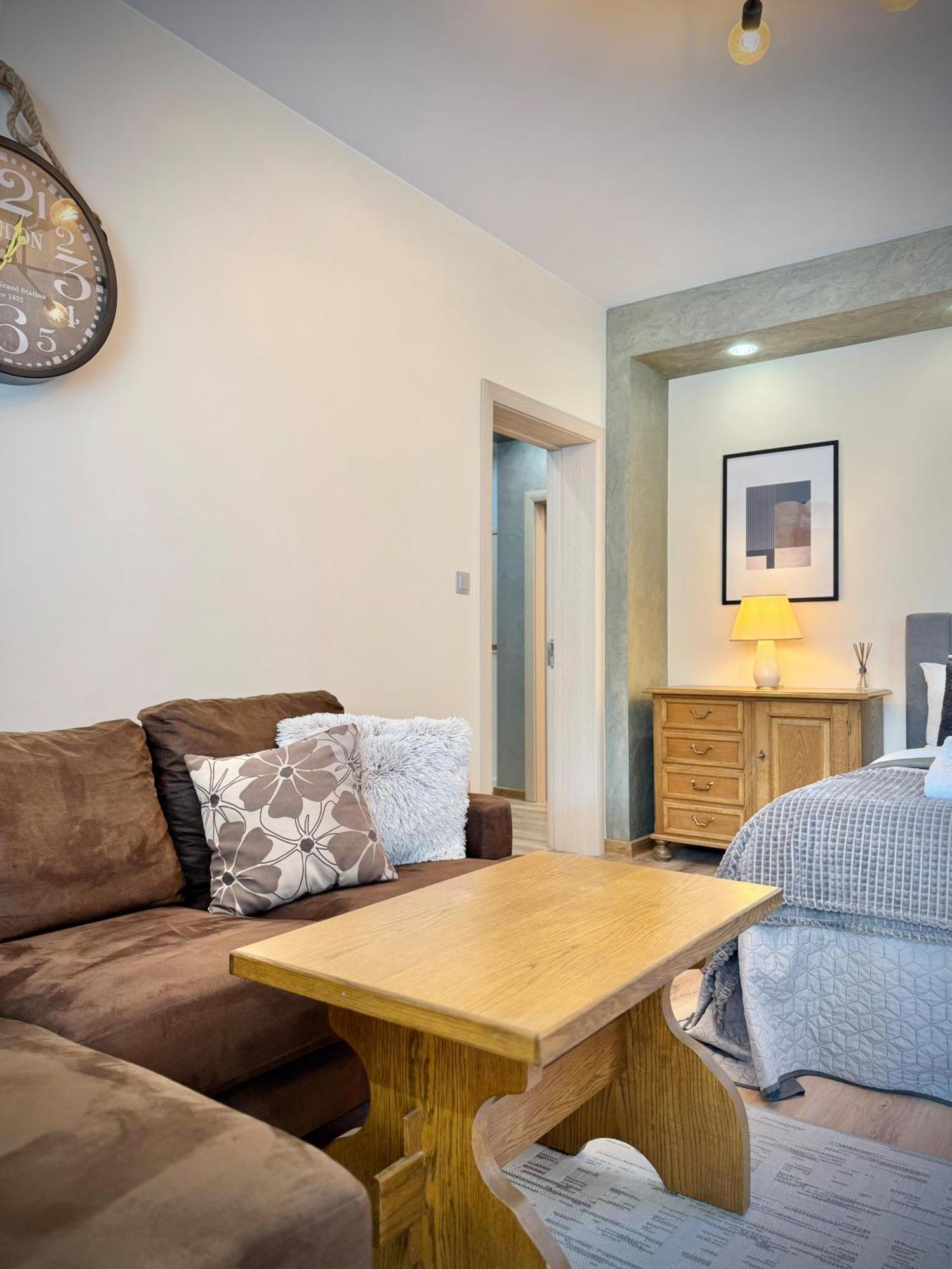 Top Centre 2Bed Apartment For 5 Guests 2 Minutes From High Street Plovdiv Exteriör bild